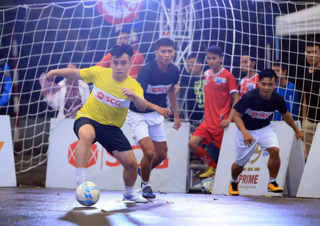 Mãn nhãn những pha tranh tài đỉnh cao ở giải Bóng đá đường phố SCG Street Football 2018 - Ảnh 11.