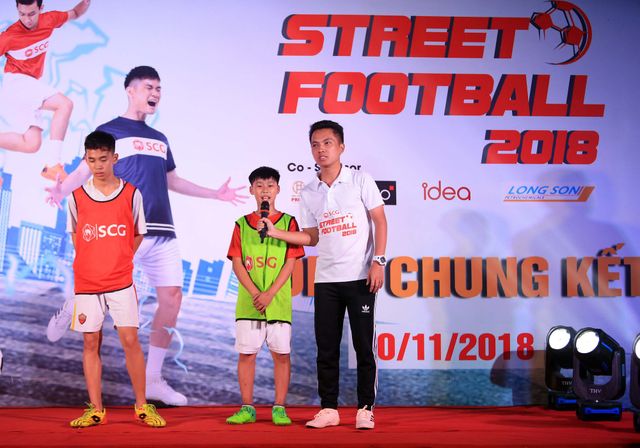 Mãn nhãn những pha tranh tài đỉnh cao ở giải Bóng đá đường phố SCG Street Football 2018 - Ảnh 18.