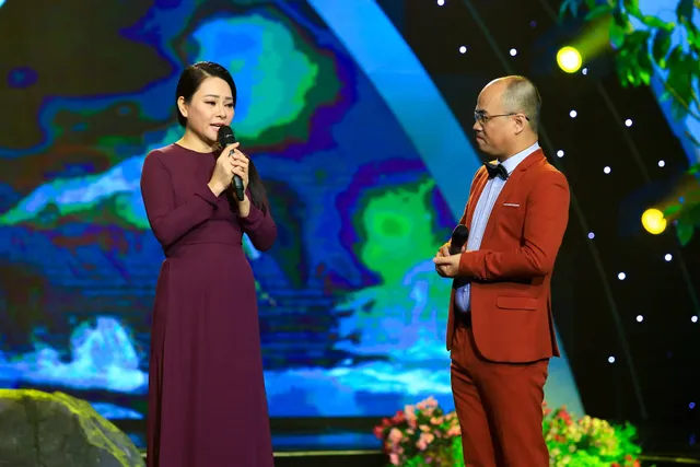 Đông Đào bật khóc trên sân khấu Sol vàng - Ảnh 5. Đông Đào bật khóc trên sân khấu Sol vàng - Ảnh 5.