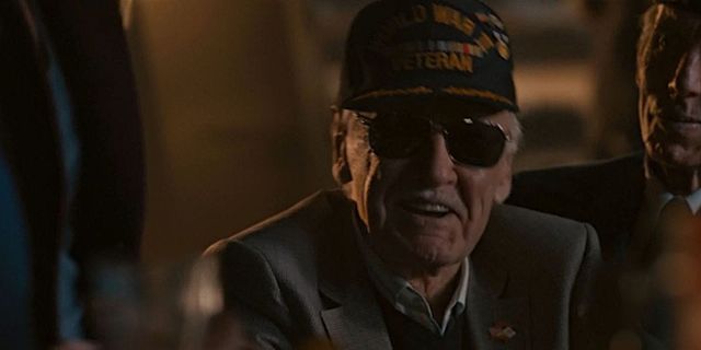 Nhìn lại những vai diễn “cameo” ấn tượng của “cha đẻ” Marvel Stan Lee - Ảnh 8.