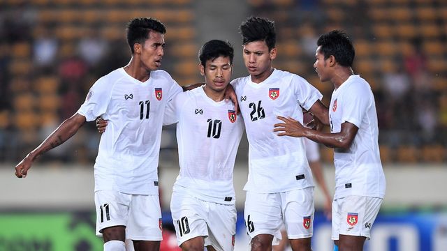 AFF Cup 2018: Anh Đức có mặt trong danh sách cầu thủ xuất sắc nhất lượt trận thứ 3 - Ảnh 4.