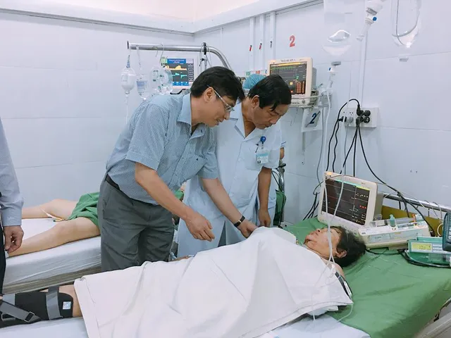 Tập trung chăm sóc, điều trị các nạn nhân ngập lụt ở Khánh Hòa - Ảnh 1. Tập trung chăm sóc, điều trị các nạn nhân ngập lụt ở Khánh Hòa - Ảnh 1.