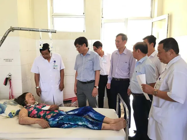 Tập trung chăm sóc, điều trị các nạn nhân ngập lụt ở Khánh Hòa - Ảnh 2. Tập trung chăm sóc, điều trị các nạn nhân ngập lụt ở Khánh Hòa - Ảnh 2.