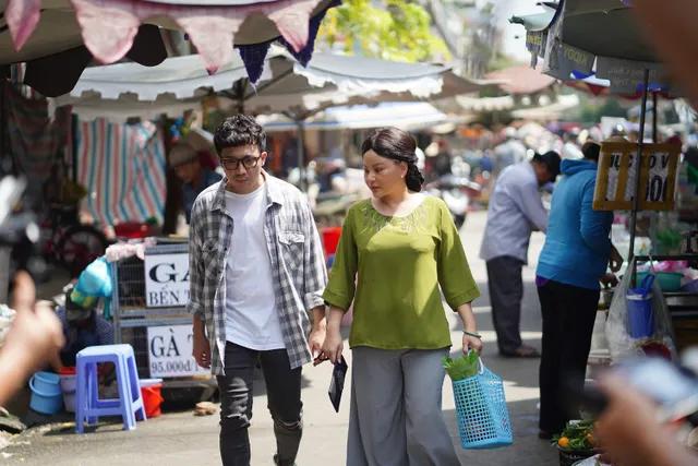 Khả Như “gây tò mò” khi sánh đôi với Trấn Thành trong phim Tết “Cua lại vợ bầu” - Ảnh 1.