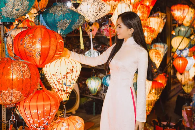 Hoa hậu Tiểu Vy mang hình ảnh Hội An đến Miss World 2018 - Ảnh 9.