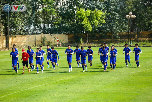 AFF Cup 2018: ĐT Việt Nam trở lại tập luyện, sẵn sàng cho trận bán kết gặp ĐT Philippines - Ảnh 4.