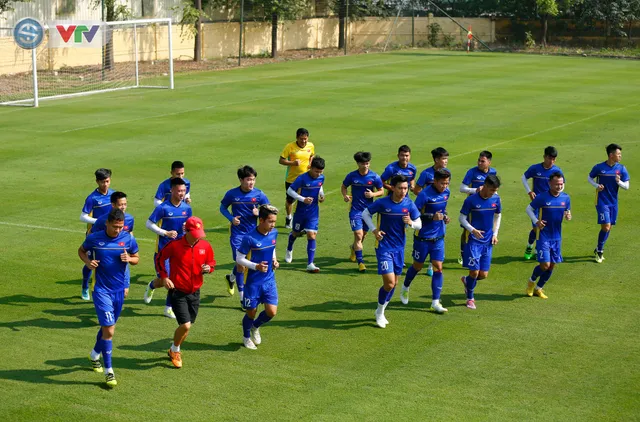 AFF Cup 2018: ĐT Việt Nam trở lại tập luyện, sẵn sàng cho trận bán kết gặp ĐT Philippines - Ảnh 6.