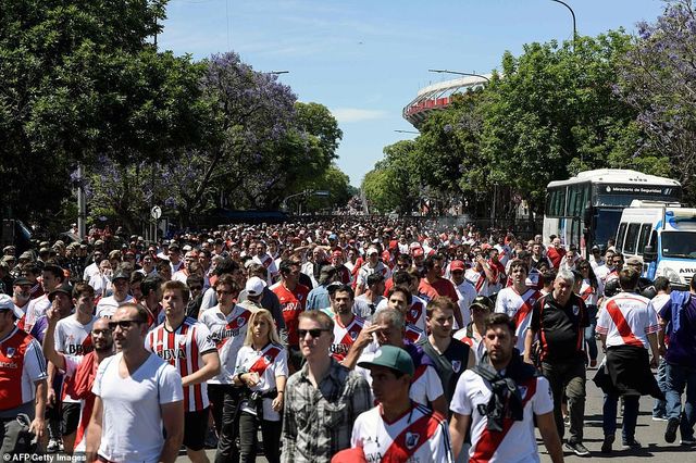 Chung kết lượt về Copa Libertadores tiếp tục bị hoãn - Ảnh 1.