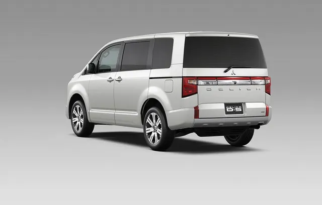 Xế độc Mitsubishi Delica trở lại: Sự hòa trộn của minivan và SUV - Ảnh 7.