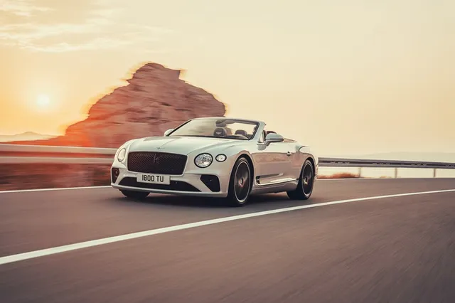 Tuyệt phẩm Bentley Continental GT Convertible 2019: Sang, mạnh, hào hoa - Ảnh 2.