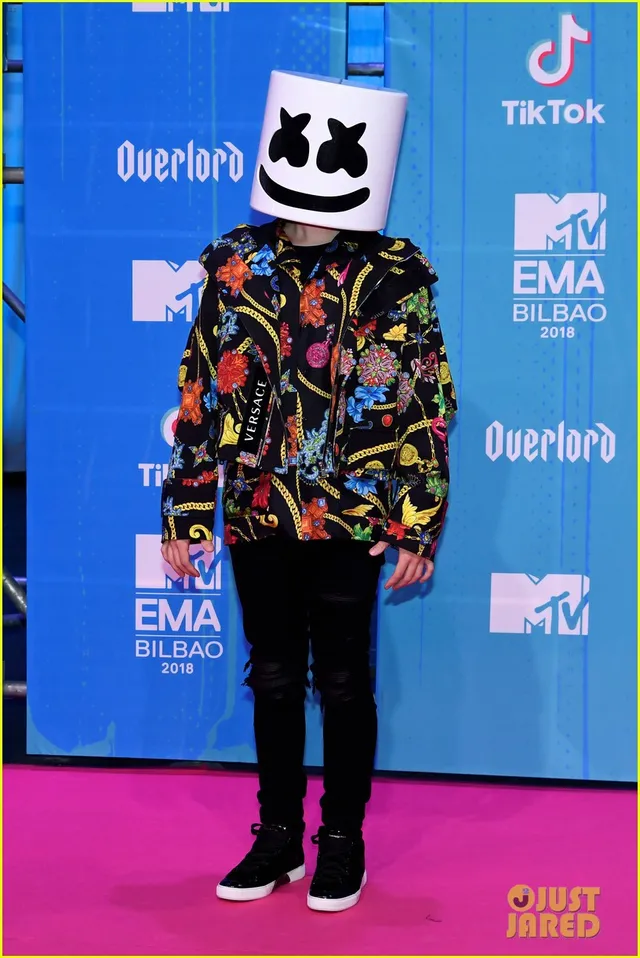 Dàn sao khoe sắc tại thảm đỏ MTV EMAs 2018 - Ảnh 8.