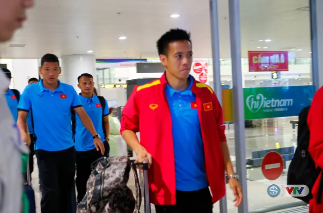 AFF Cup 2018: ĐT Việt Nam đã trở về nước sau chiến thắng 3-0 trước ĐT Lào - Ảnh 2.