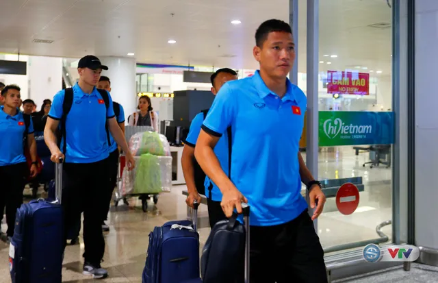 AFF Cup 2018: ĐT Việt Nam đã trở về nước sau chiến thắng 3-0 trước ĐT Lào - Ảnh 3.