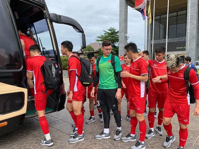 AFF Cup 2018: ĐT Việt Nam tiếp tục tập nhẹ sau chiến thắng trước ĐT Lào - Ảnh 2.