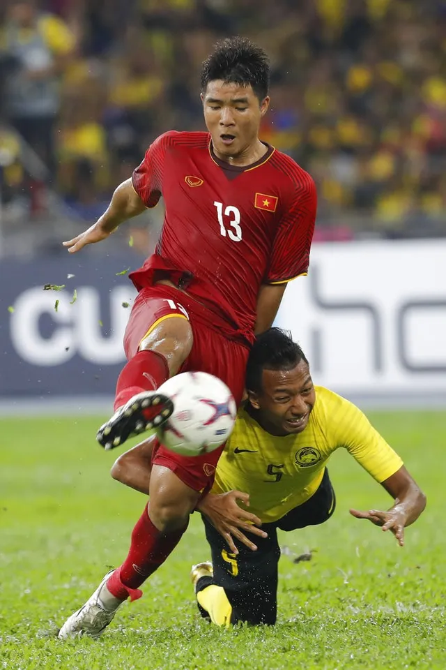 Những hình ảnh ấn tượng trong trận chung kết AFF Cup 2018: Kịch tính! - Ảnh 2.