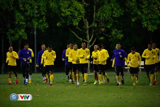 ẢNH: ĐT Malaysia tập dưới trời rét chuẩn bị cho chung kết lượt về AFF Cup - Ảnh 4.