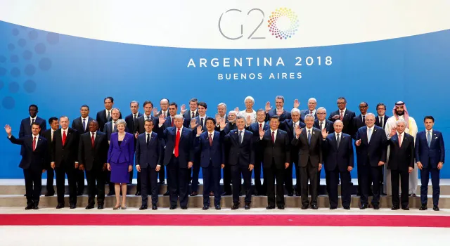 Hội nghị thượng đỉnh G20: Những cái bắt tay hay sự lạnh nhạt, ngó lơ? - Ảnh 1.