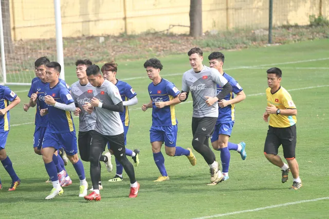 ĐT Việt Nam tập buổi đầu tiên chuẩn bị cho Asian Cup 2019 - Ảnh 1.