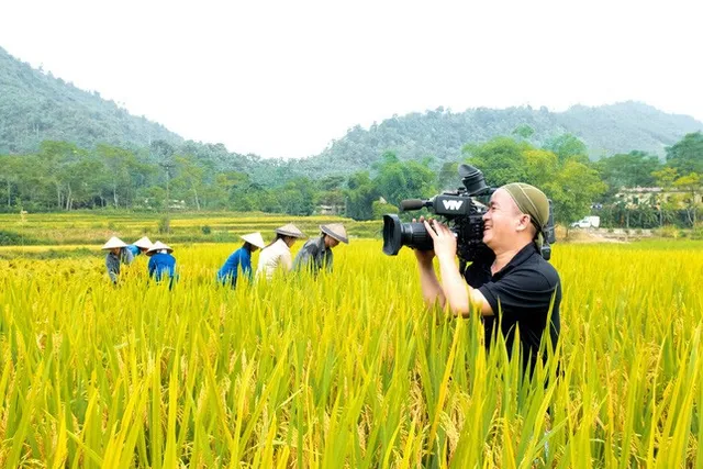 Những bức ảnh nghìn like tại cuộc thi ảnh Những người làm truyền hình - Ảnh 4.