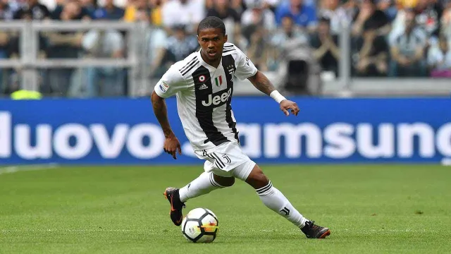 douglas-costa