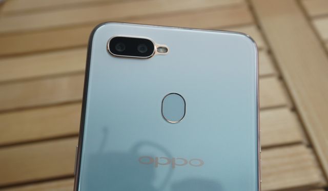 Mở hộp và trên tay nhanh Oppo F9 xanh Phỉ Thúy - Ảnh 8.