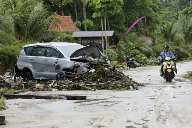 Indonesia lo ngại sóng thần tiếp tục xảy ra - Ảnh 5.