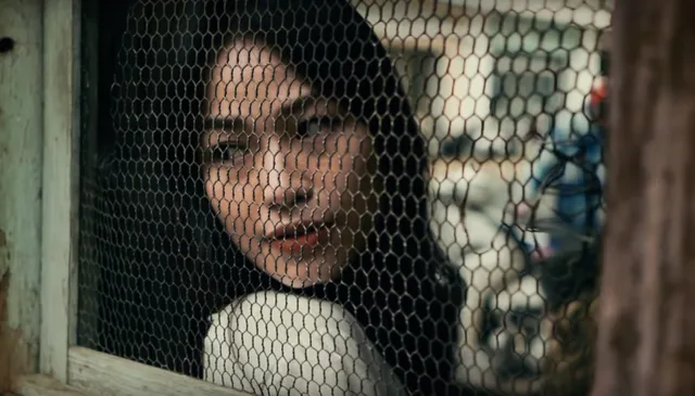 Rapper Đen khiến fan “điên đảo” với MV mới - Ảnh 3.