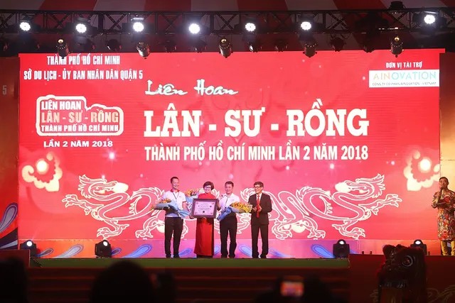 Tưng bừng khai mạc Liên hoan Lân Sư Rồng TP.HCM lần 2 năm 2018 - Ảnh 2.