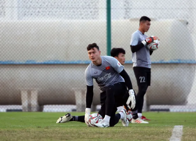 ẢNH: Buổi tập đầu tiên của ĐT Việt Nam tại Qatar chuẩn bị cho Asian Cup 2019 - Ảnh 7.