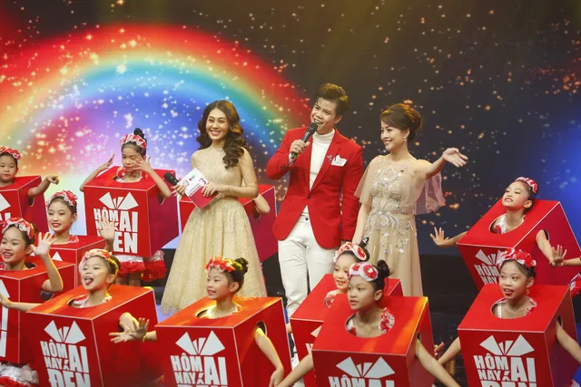 Gala Hôm nay ai đến 2018: Nhân văn và lắng đọng cảm xúc - Ảnh 13.