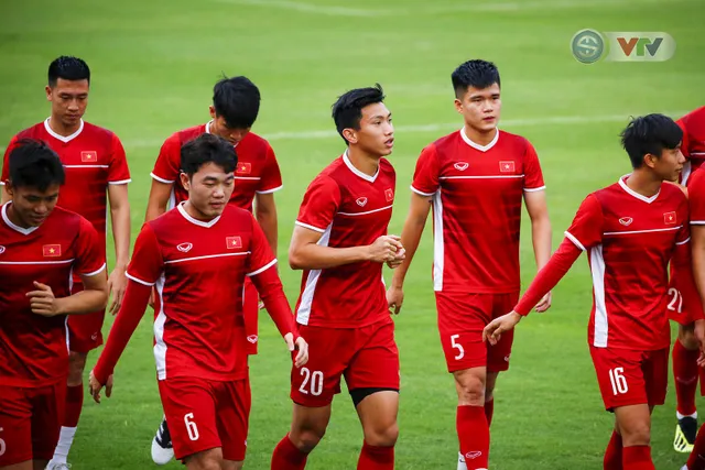 AFF Cup 2018: ĐT Việt Nam đón tin không vui trước trận bán kết lượt về - Ảnh 4.