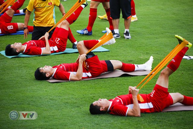 AFF Cup 2018: ĐT Việt Nam đón tin không vui trước trận bán kết lượt về - Ảnh 6.