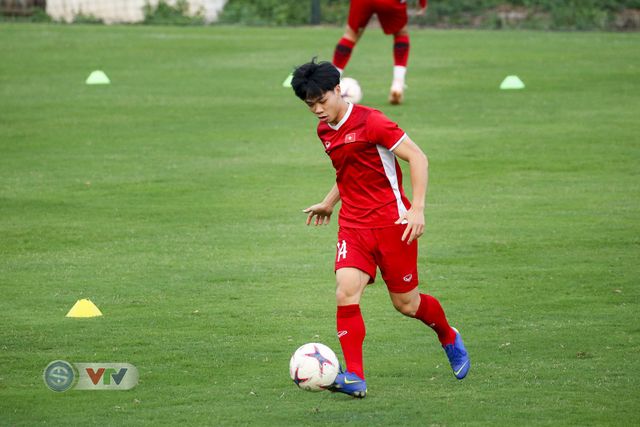 AFF Cup 2018: ĐT Việt Nam đón tin không vui trước trận bán kết lượt về - Ảnh 9.