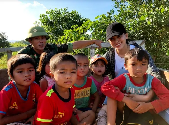 Tiểu Vy đầy ấn tượng với dự án lọt Top 5 phần thi Hoa hậu nhân ái của Miss World 2018 - Ảnh 3.