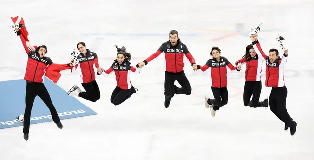 ẢNH: Những hình ảnh ấn tượng ngày thi đấu 12/2 của Olympic PyeongChang 2018 - Ảnh 8.