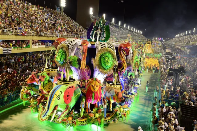 Tưng bừng lễ hội Carnival tại Brazil - Ảnh 3.