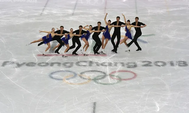 Những hình ảnh ấn tượng trong ngày thi đấu thứ 10 của Olympic PyeongChang 2018 - Ảnh 1.