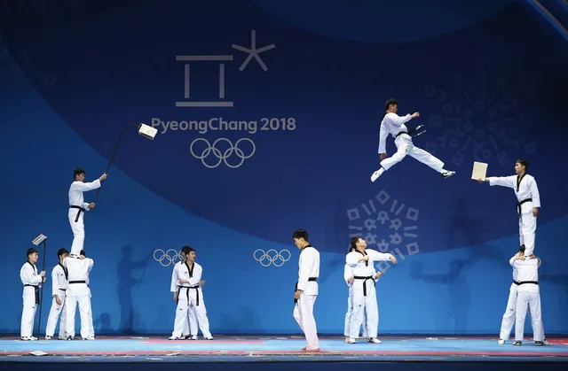 Những hình ảnh ấn tượng trong ngày thi đấu thứ 10 của Olympic PyeongChang 2018 - Ảnh 8.