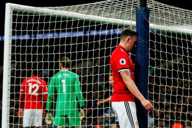 Đội hình tệ nhất Ngoại hạng vòng 25 toàn sao Man Utd, Arsenal, Chelsea - Ảnh 2. Đội hình tệ nhất Ngoại hạng vòng 25 toàn sao Man Utd, Arsenal, Chelsea - Ảnh 2.