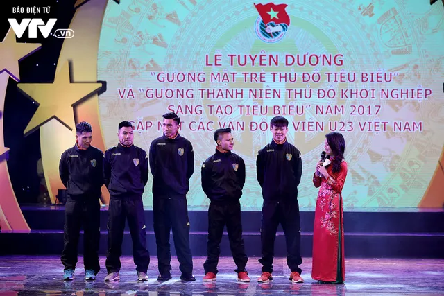 Hà Nội trao biểu tượng Thánh Gióng cho 5 cầu thủ U23 Việt Nam - Ảnh 7. Hà Nội trao biểu tượng Thánh Gióng cho 5 cầu thủ U23 Việt Nam - Ảnh 7.