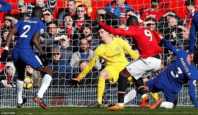 Kết quả, BXH Ngoại hạng Anh sau vòng 28: Man Utd hạ gục Chelsea, Tottenham chen chân vào top 4 - Ảnh 2.