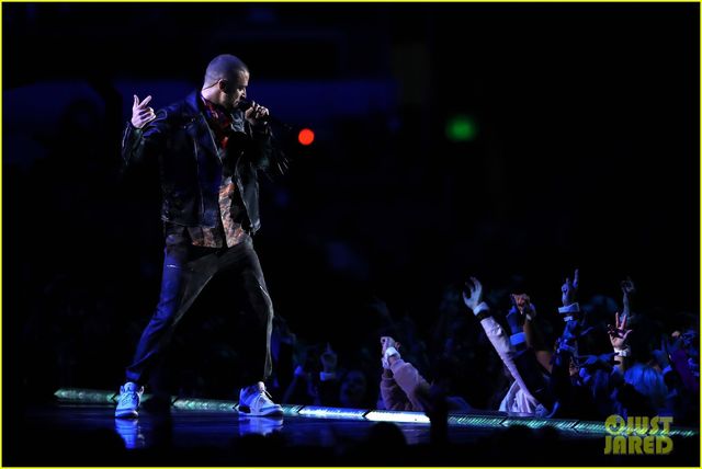 Justin Timberlake làm rung chuyển Super Bowl Halftime Show 2018 với loạt hit đình đám - Ảnh 10.