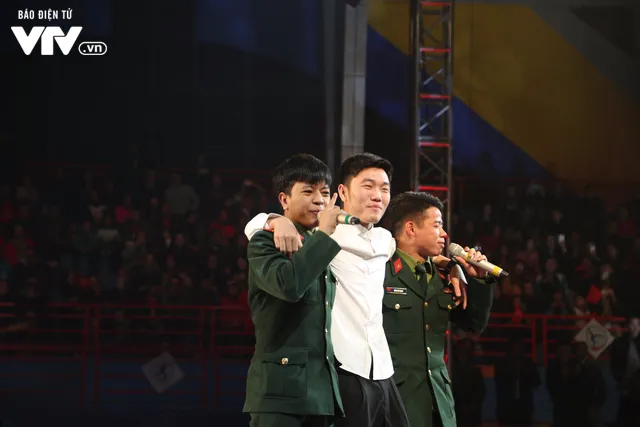 Những khoảnh khắc đáng nhớ U23 Việt Nam tái ngộ khán giả Hà Nội - Ảnh 8. Những khoảnh khắc đáng nhớ U23 Việt Nam tái ngộ khán giả Hà Nội - Ảnh 8.