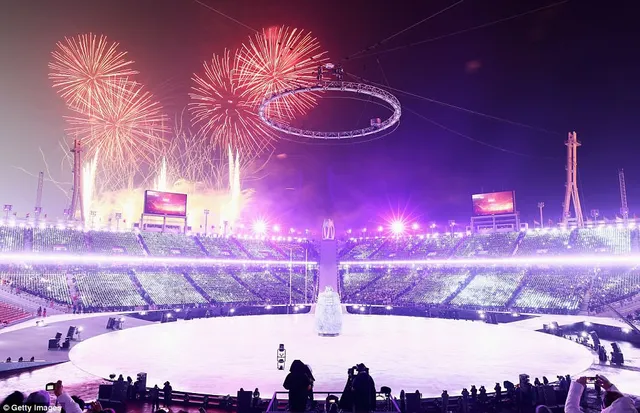 ẢNH: Lễ khai mạc đầy màu sắc của Olympic Pyeongchang 2018 - Ảnh 1.