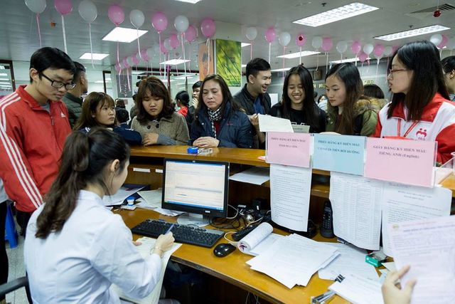 Hàng trăm người tham gia hiến máu, giúp tăng dự trự nhóm máu O đang bị thiếu - Ảnh 1.