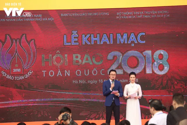 Toàn cảnh tưng bừng, rộn ràng Hội Báo toàn quốc 2018 - Ảnh 1.