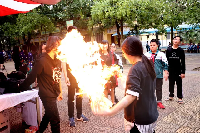 Ngày hội STEM tỉnh Bắc Ninh thu hút hàng nghìn học sinh, thầy cô tới tham dự - Ảnh 4.