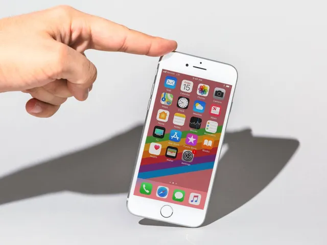 10 mẫu smartphone tốt nhất thế giới: iPhone X tụt hạng thê thảm - Ảnh 5.