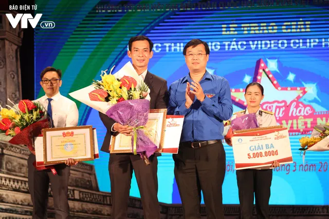 Trao giải cuộc thi sáng tác video clip hát Quốc ca “Tự hào Tổ quốc Việt Nam” - Ảnh 2.