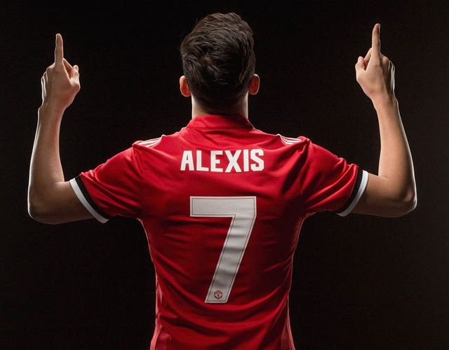 Sau Alexis Sanchez, Man Utd lại đón tin cực vui - Ảnh 2.